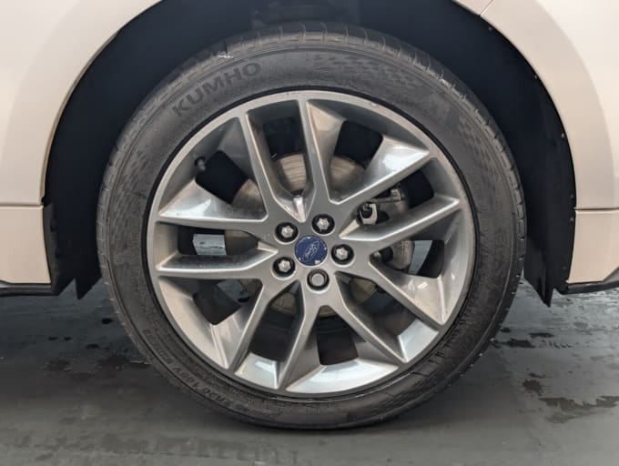 2025 Ford Edge