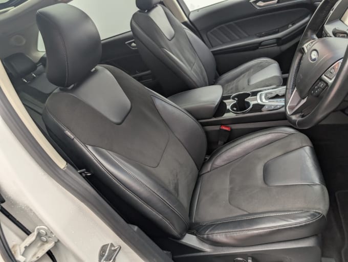 2025 Ford Edge