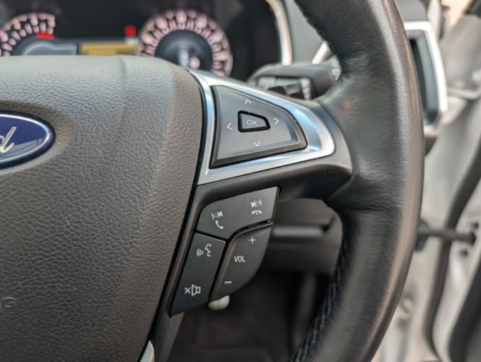 2025 Ford Edge