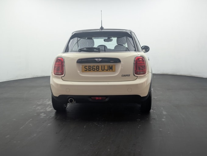 2025 Mini Hatch