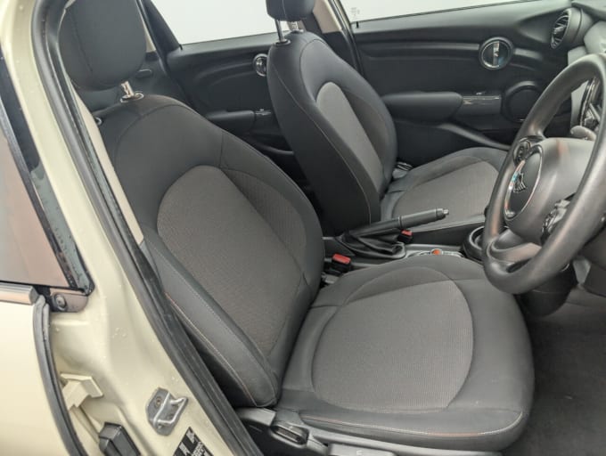 2025 Mini Hatch