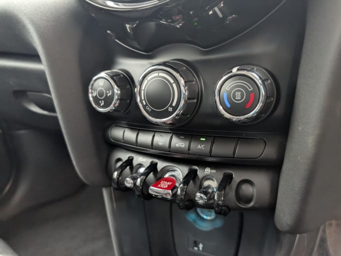 2025 Mini Hatch