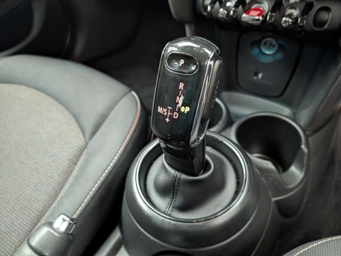 2025 Mini Hatch