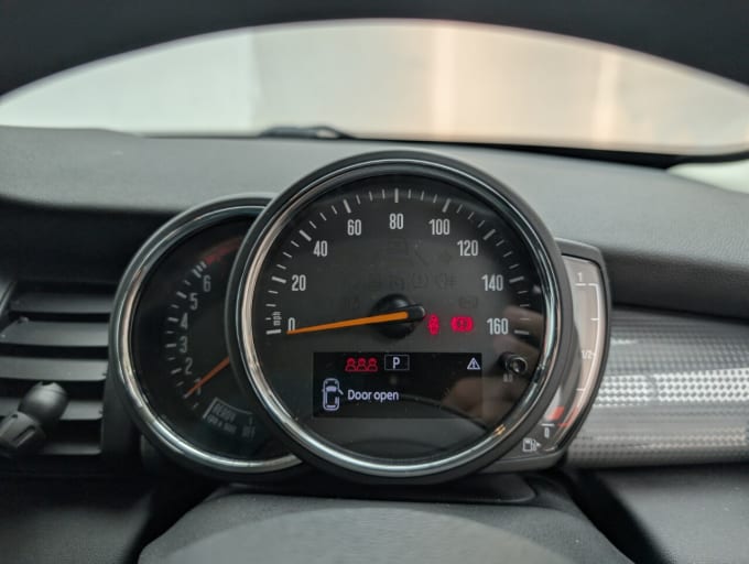 2025 Mini Hatch