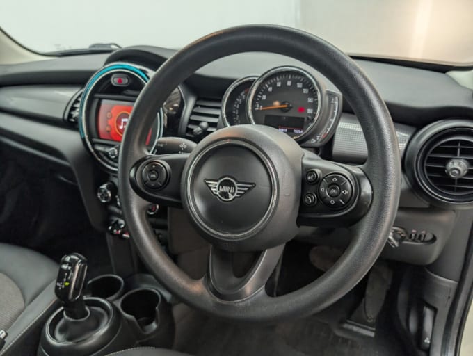 2025 Mini Hatch