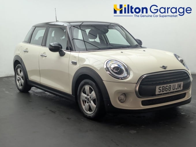 2025 Mini Hatch