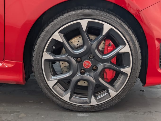 2025 Abarth 595