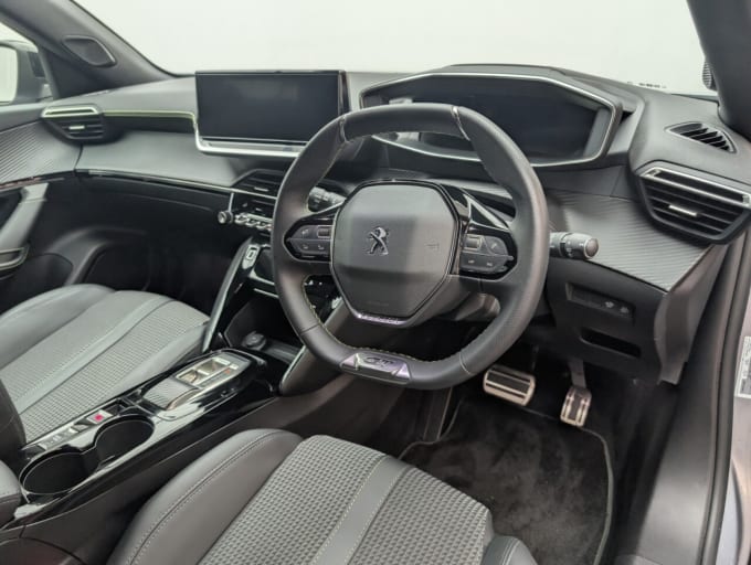 2025 Peugeot E-2008
