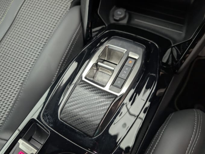 2025 Peugeot E-2008