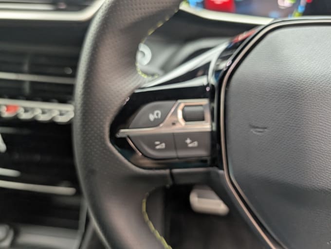 2025 Peugeot E-2008