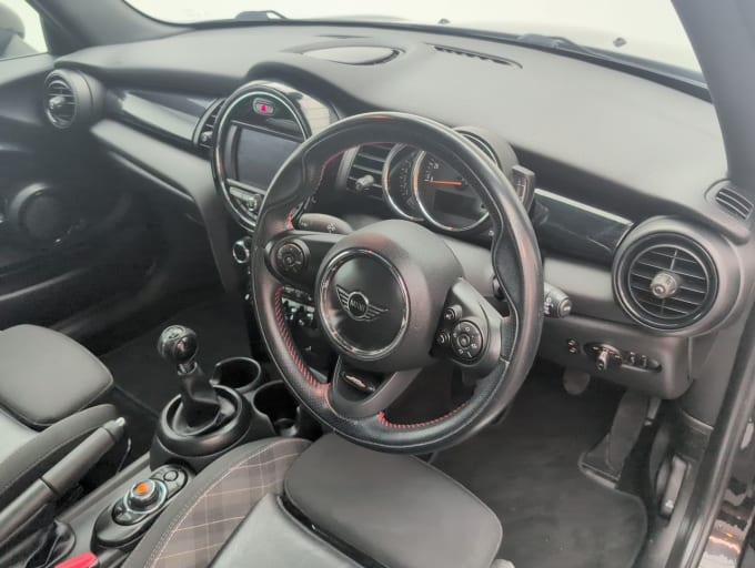 2025 Mini Hatch
