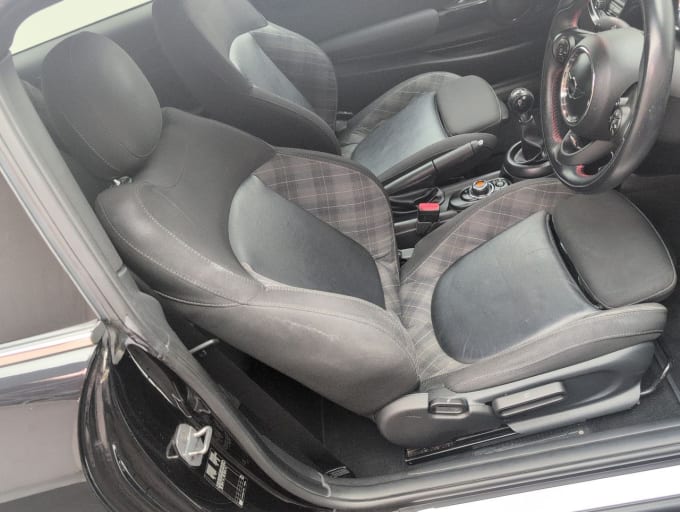 2025 Mini Hatch