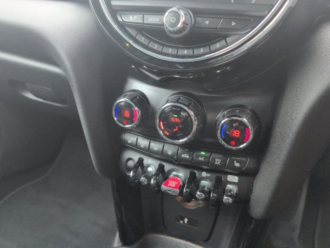 2025 Mini Hatch