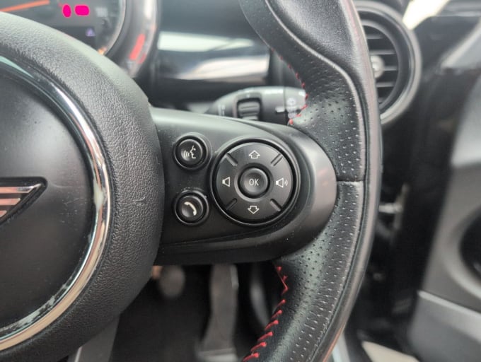 2025 Mini Hatch