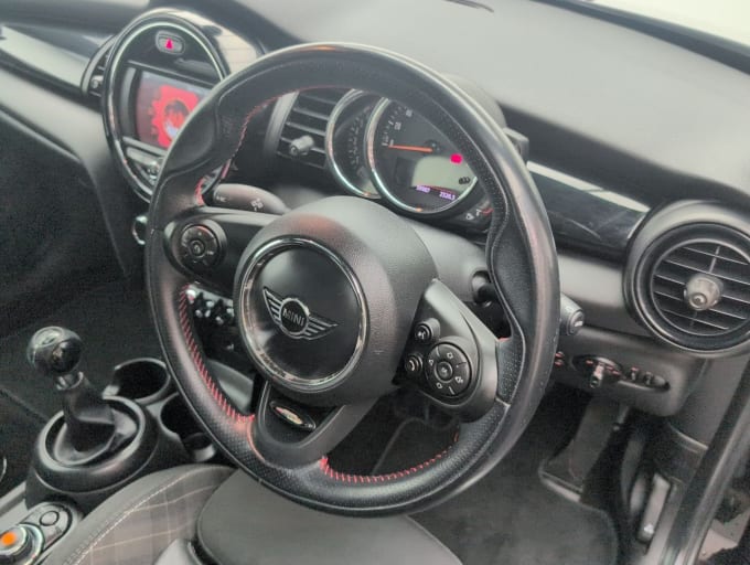 2025 Mini Hatch