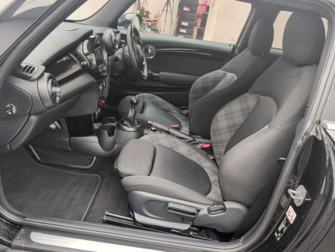 2025 Mini Hatch