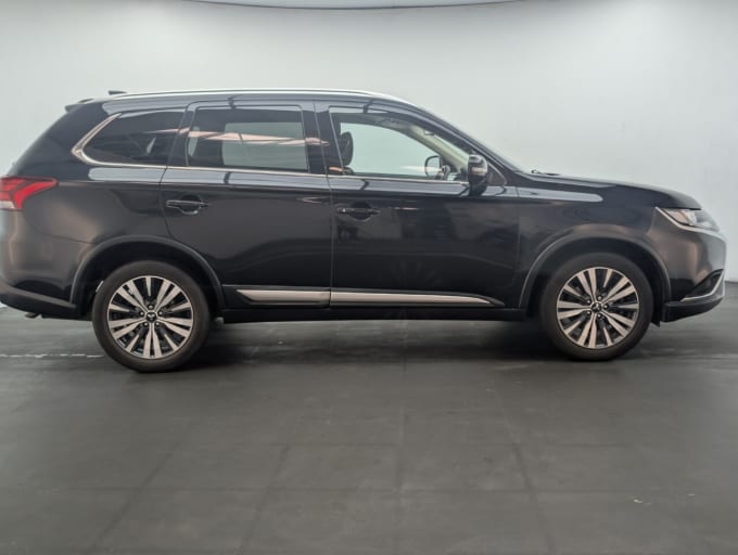 2025 Mitsubishi Outlander