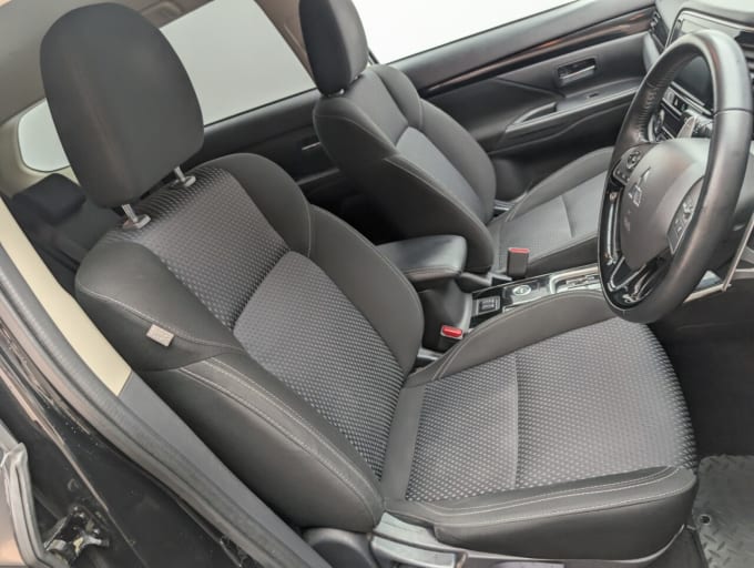 2025 Mitsubishi Outlander