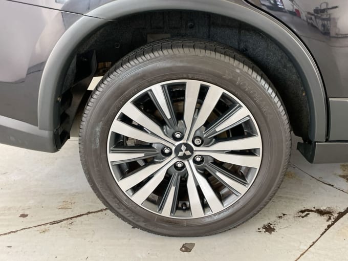 2025 Mitsubishi Outlander