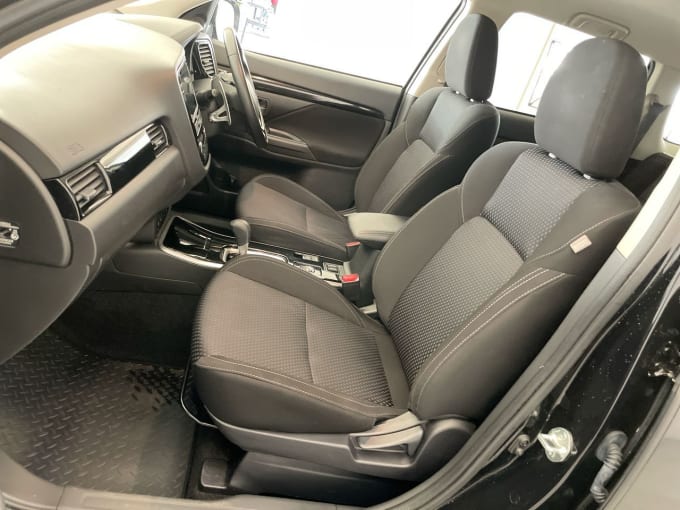 2025 Mitsubishi Outlander