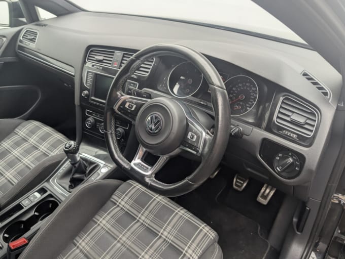 2025 Volkswagen Golf