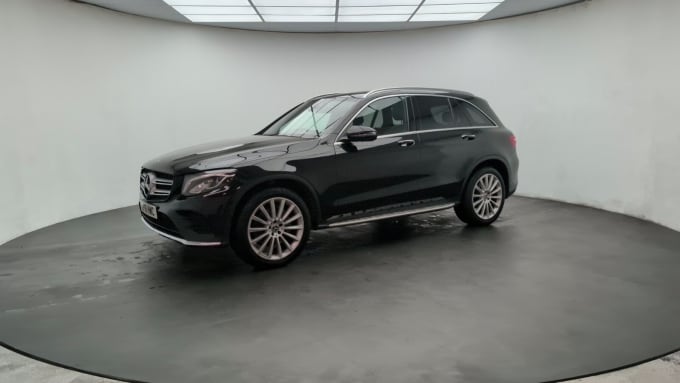 2025 Mercedes-benz Glc