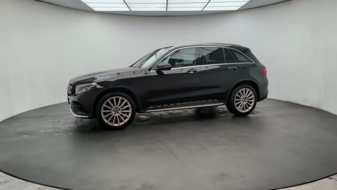 2025 Mercedes-benz Glc
