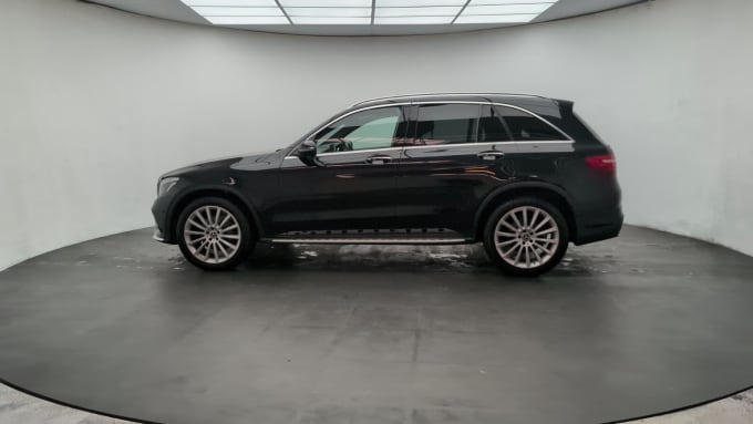 2025 Mercedes-benz Glc