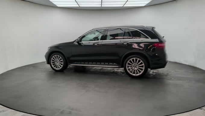 2025 Mercedes-benz Glc