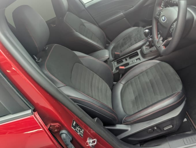 2025 Ford Kuga