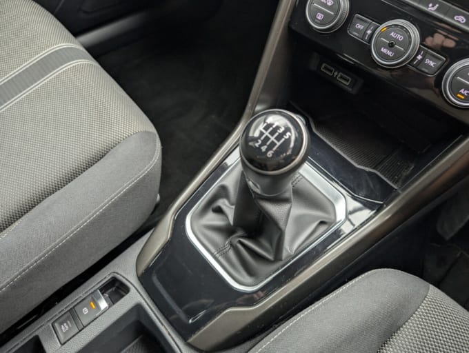 2025 Volkswagen T-roc