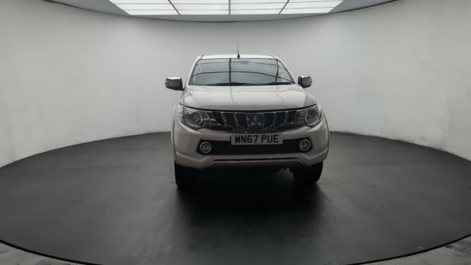 2025 Mitsubishi L200