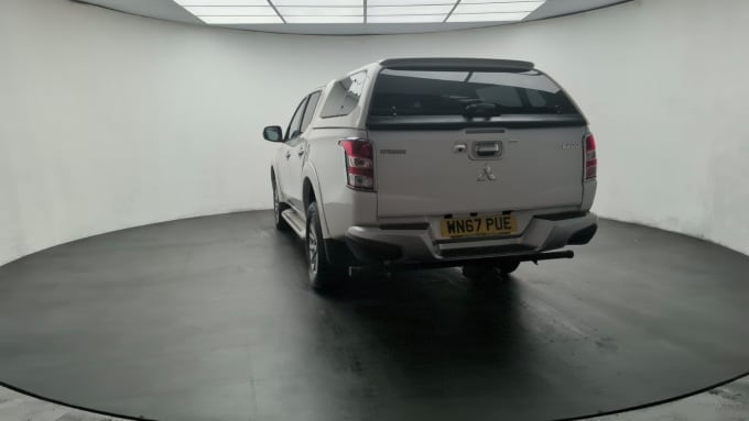 2025 Mitsubishi L200