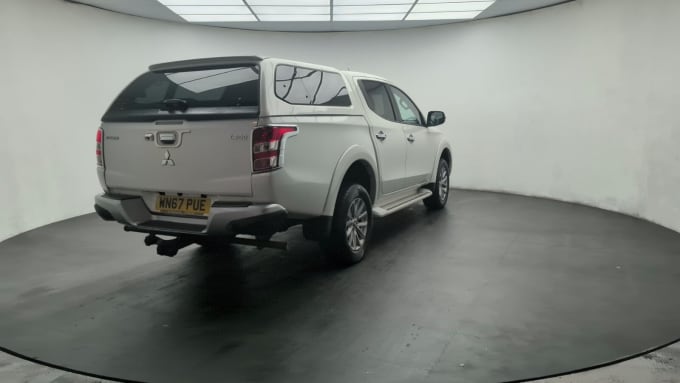 2025 Mitsubishi L200
