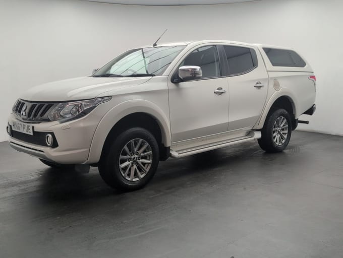 2025 Mitsubishi L200