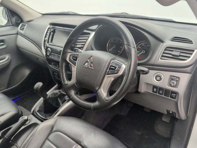 2025 Mitsubishi L200
