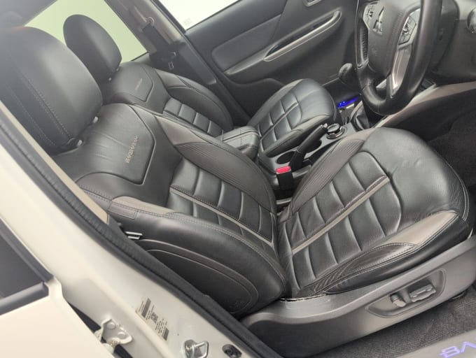 2025 Mitsubishi L200