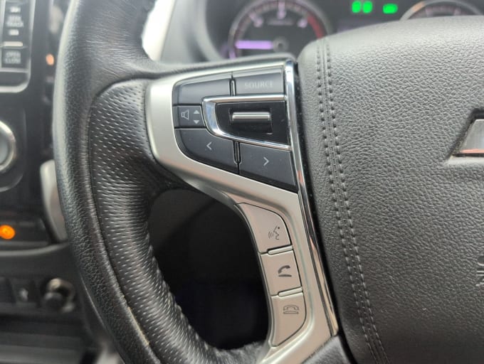 2025 Mitsubishi L200