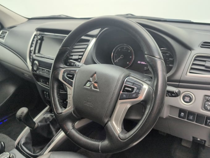 2025 Mitsubishi L200