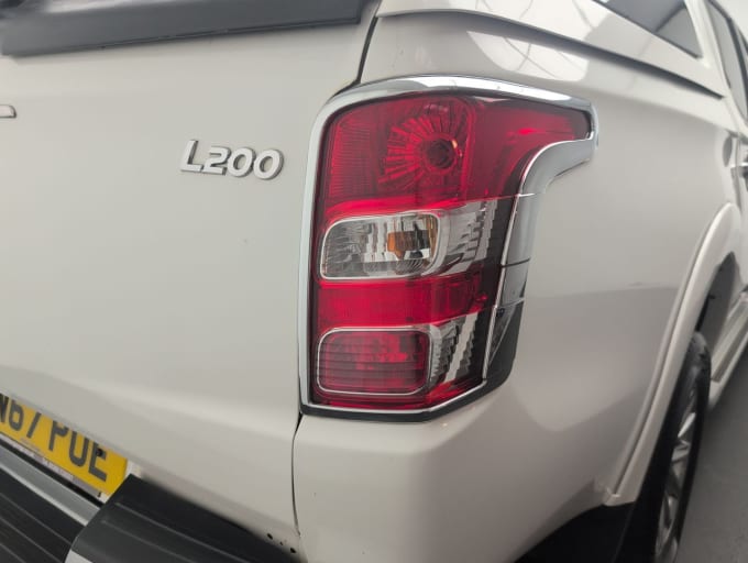 2025 Mitsubishi L200