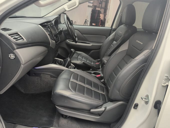 2025 Mitsubishi L200