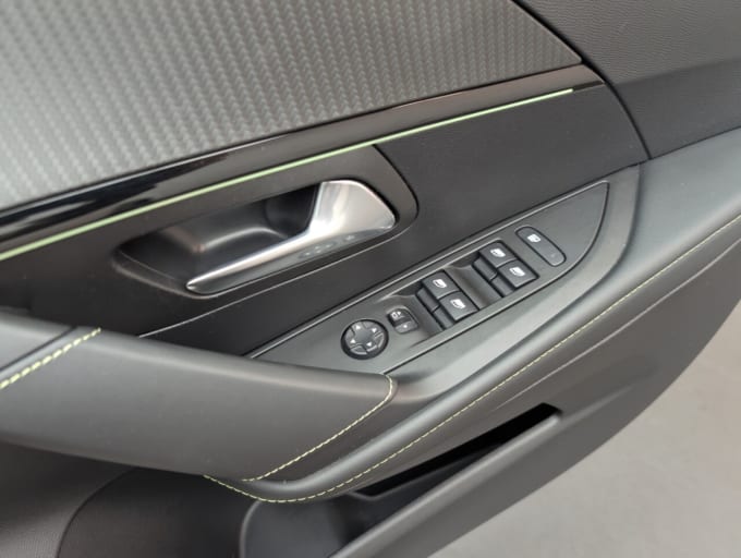 2025 Peugeot E-208