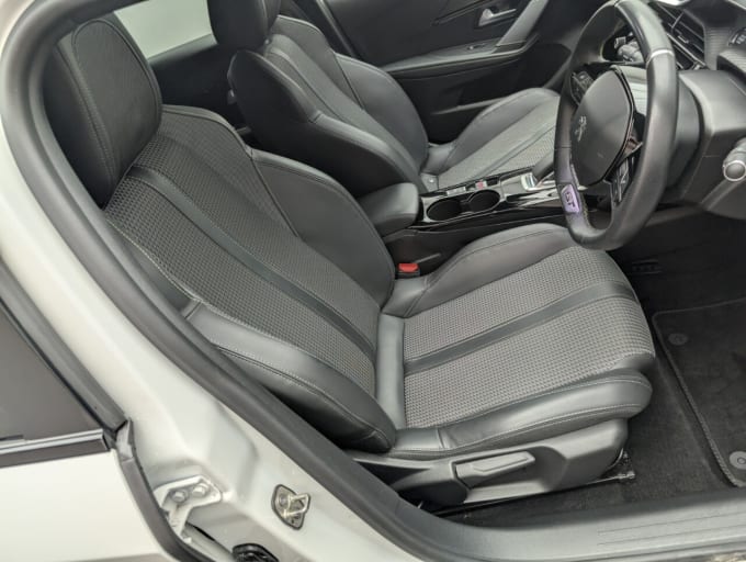 2025 Peugeot E-208
