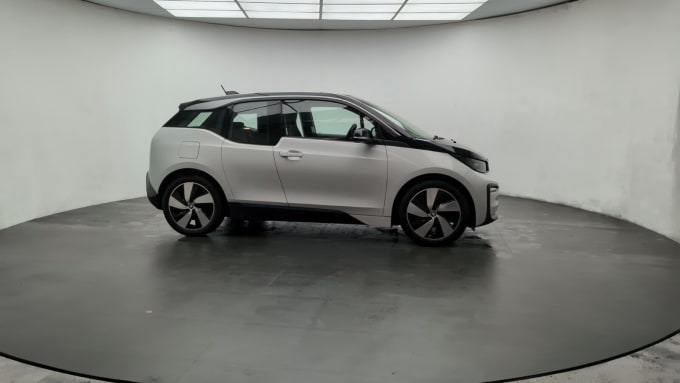 2025 BMW I3