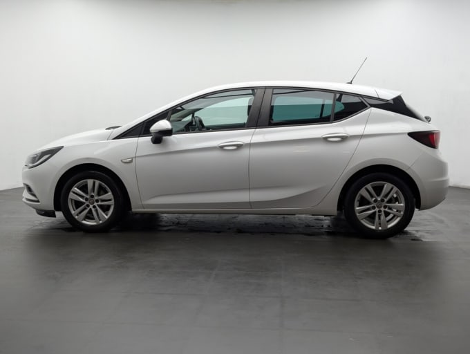 2025 Vauxhall Astra