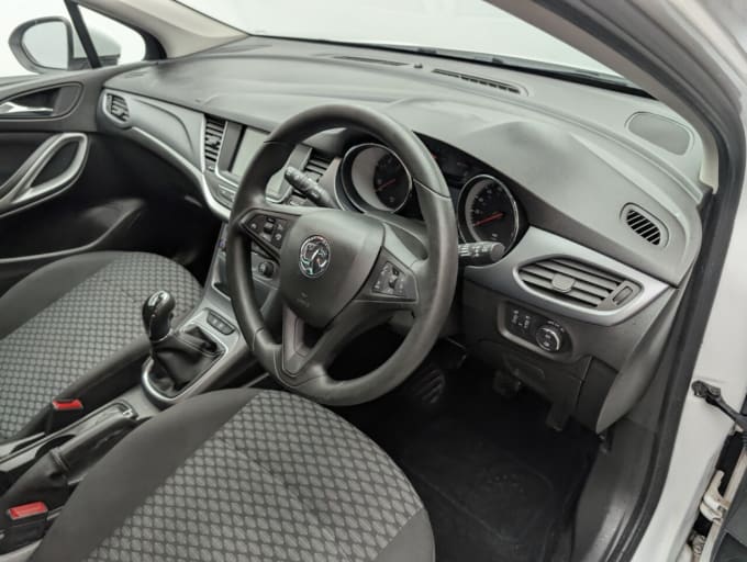 2025 Vauxhall Astra