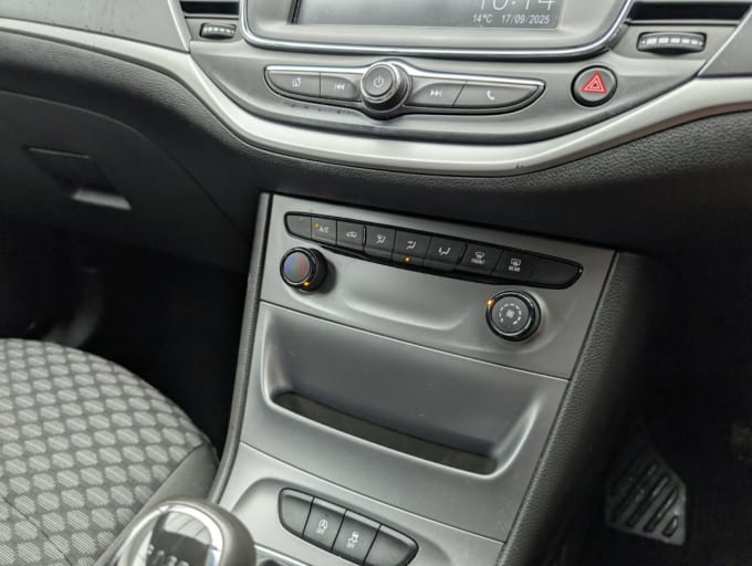 2025 Vauxhall Astra