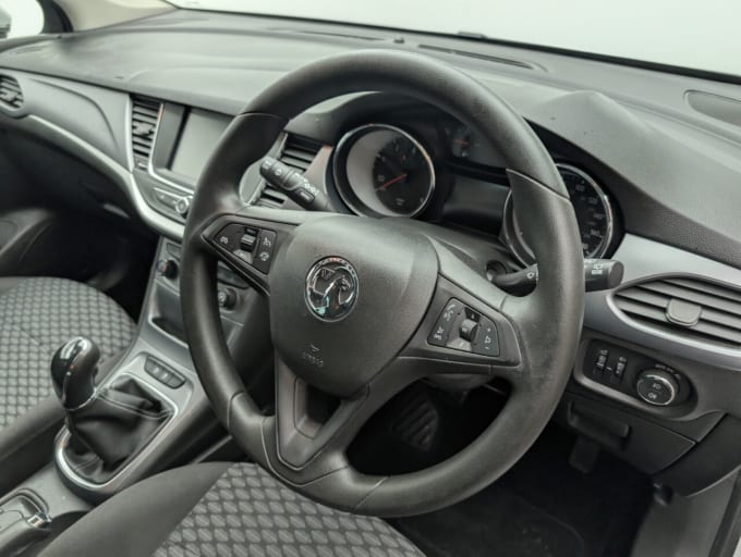 2025 Vauxhall Astra