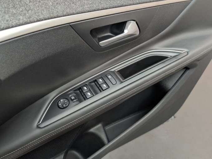 2025 Peugeot 3008
