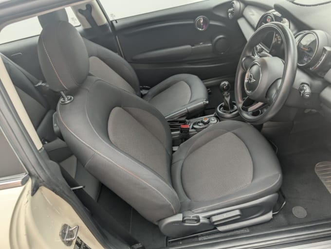 2025 Mini Hatch
